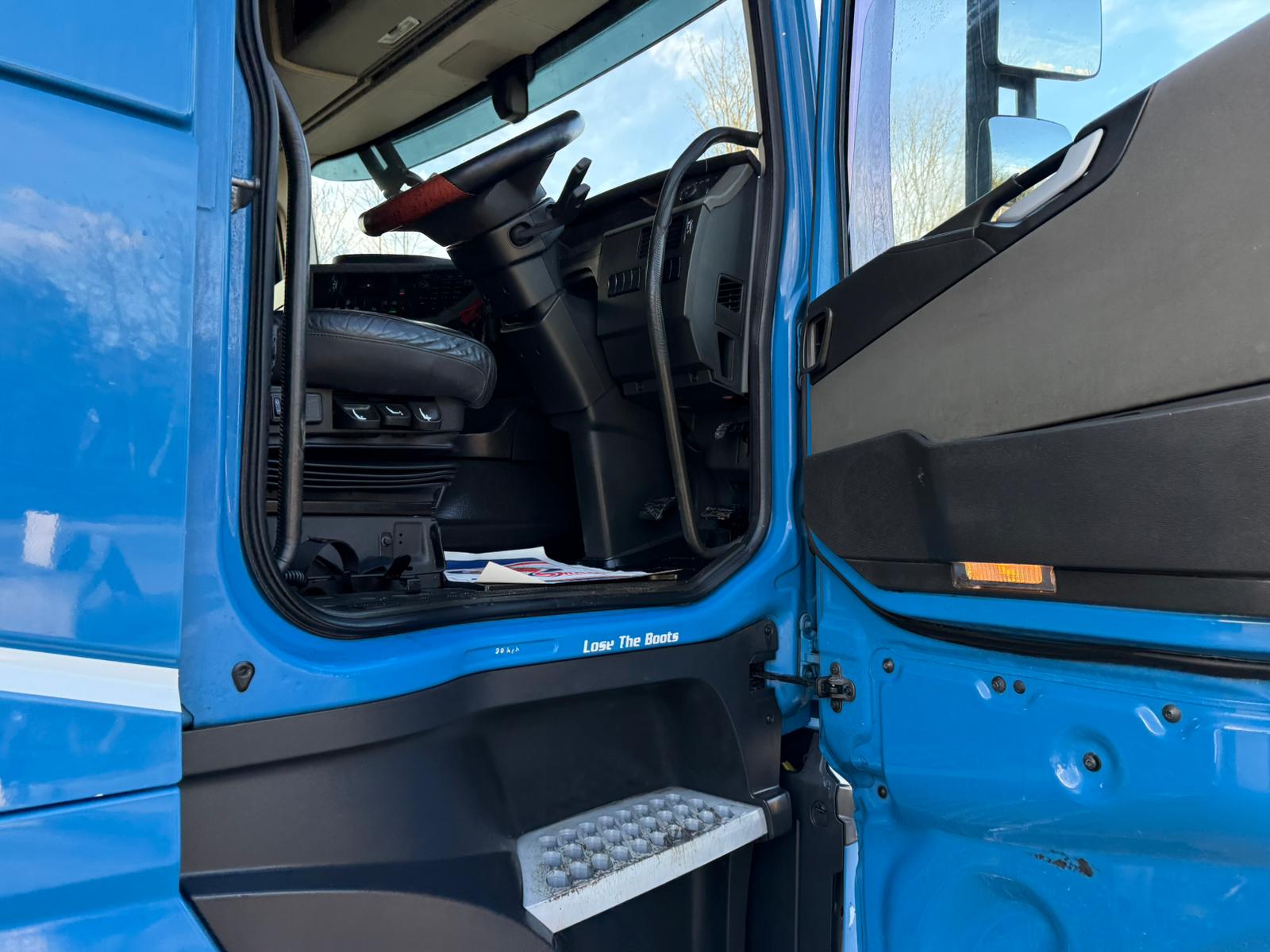 287E6239 9E2A 4451 A157 F32D6E311512