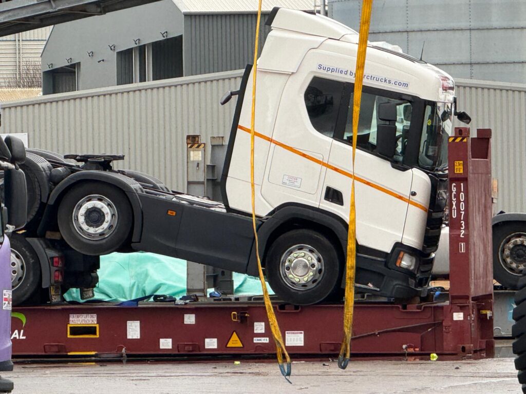 Ad9a7791 2493 4468 97cb 011f6c56c2ad