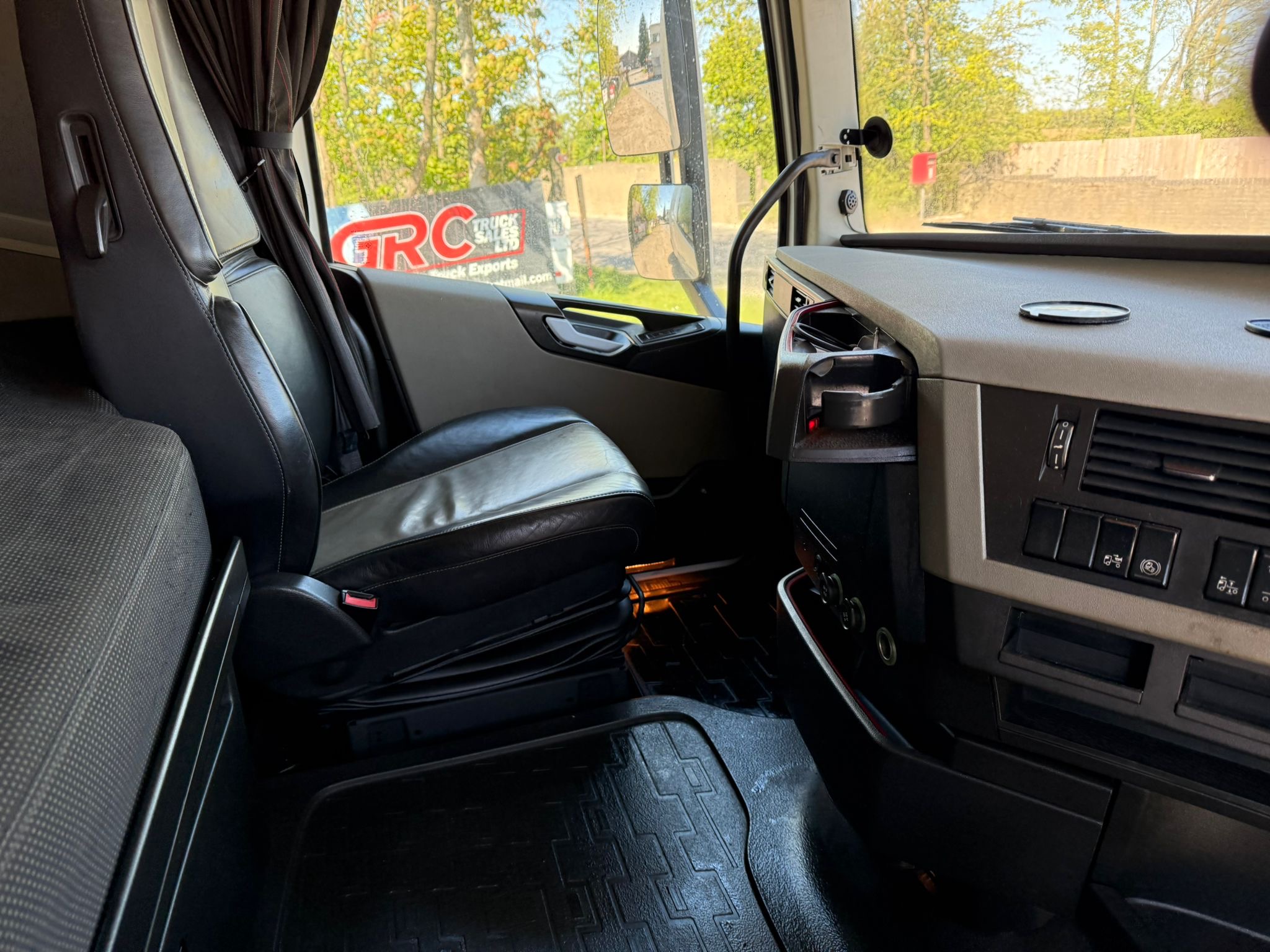 094223fa B624 48c9 8b32 79121c5f3d2a 2