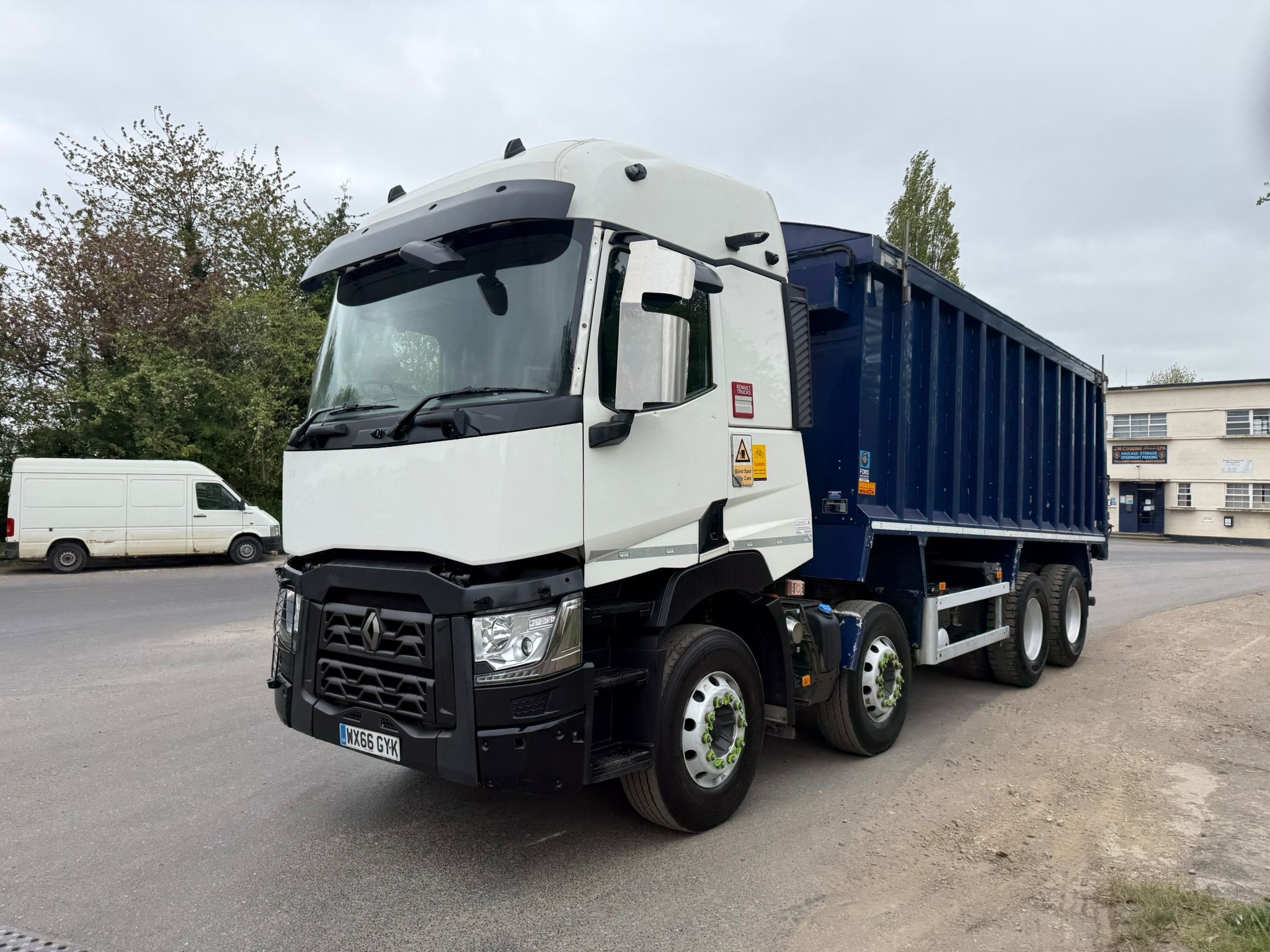 227b235e 9833 447b 95f2 95aaf9e519f0