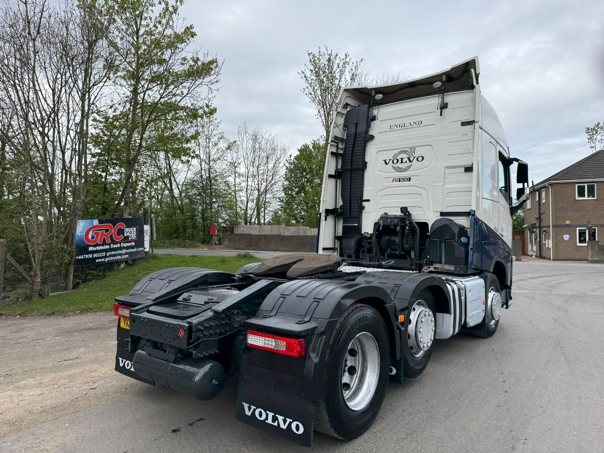 37DC2288 6040 4BC9 BCDF 7C4F96D0F43E