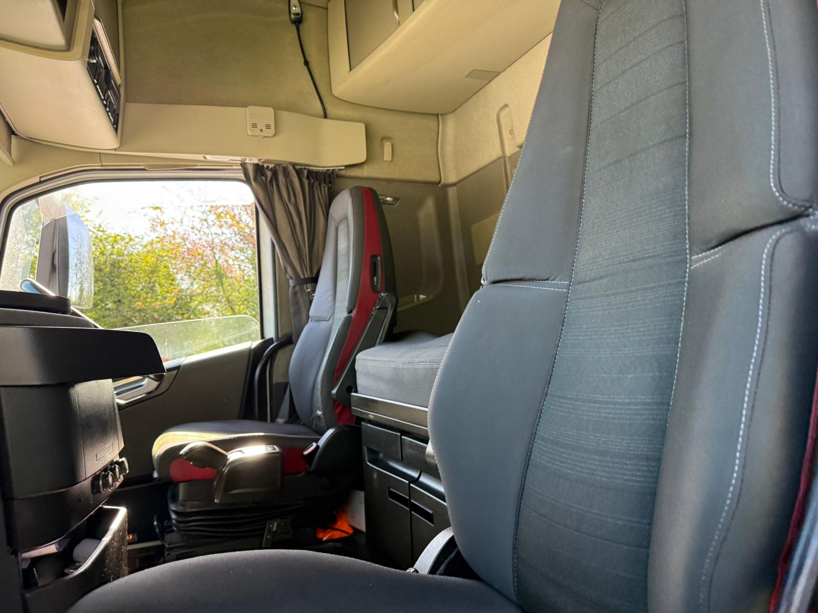 3bed759b E974 4e17 B61b F60929858182