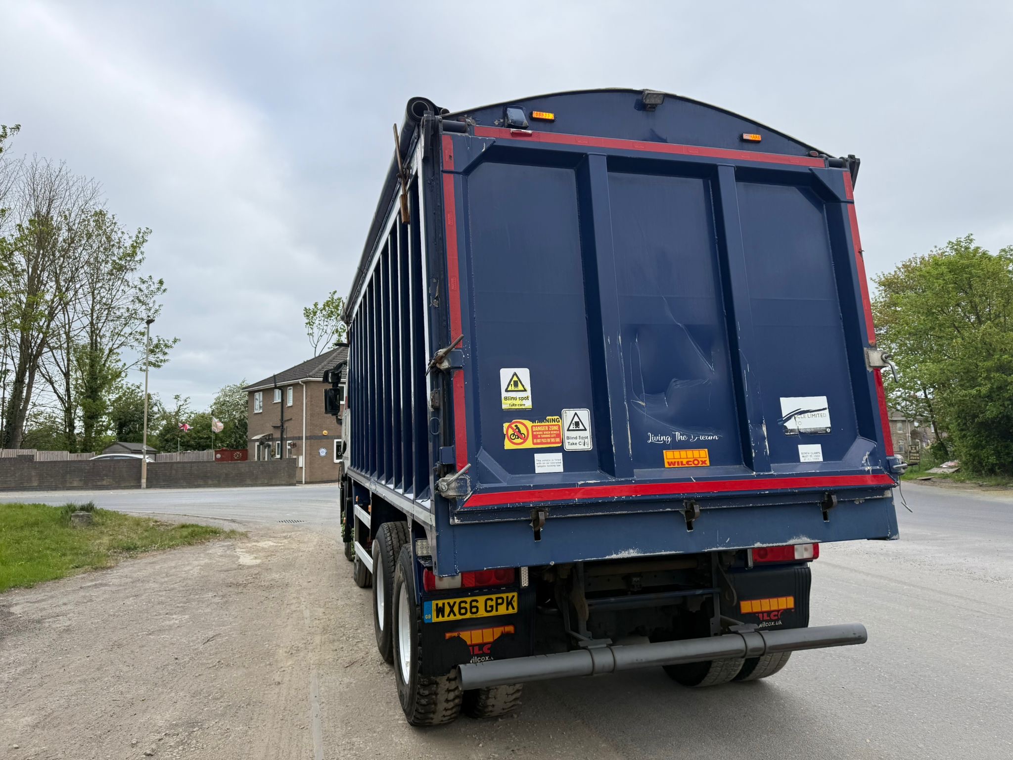 4b1838b1 4268 4d34 9124 8d562b3573ee