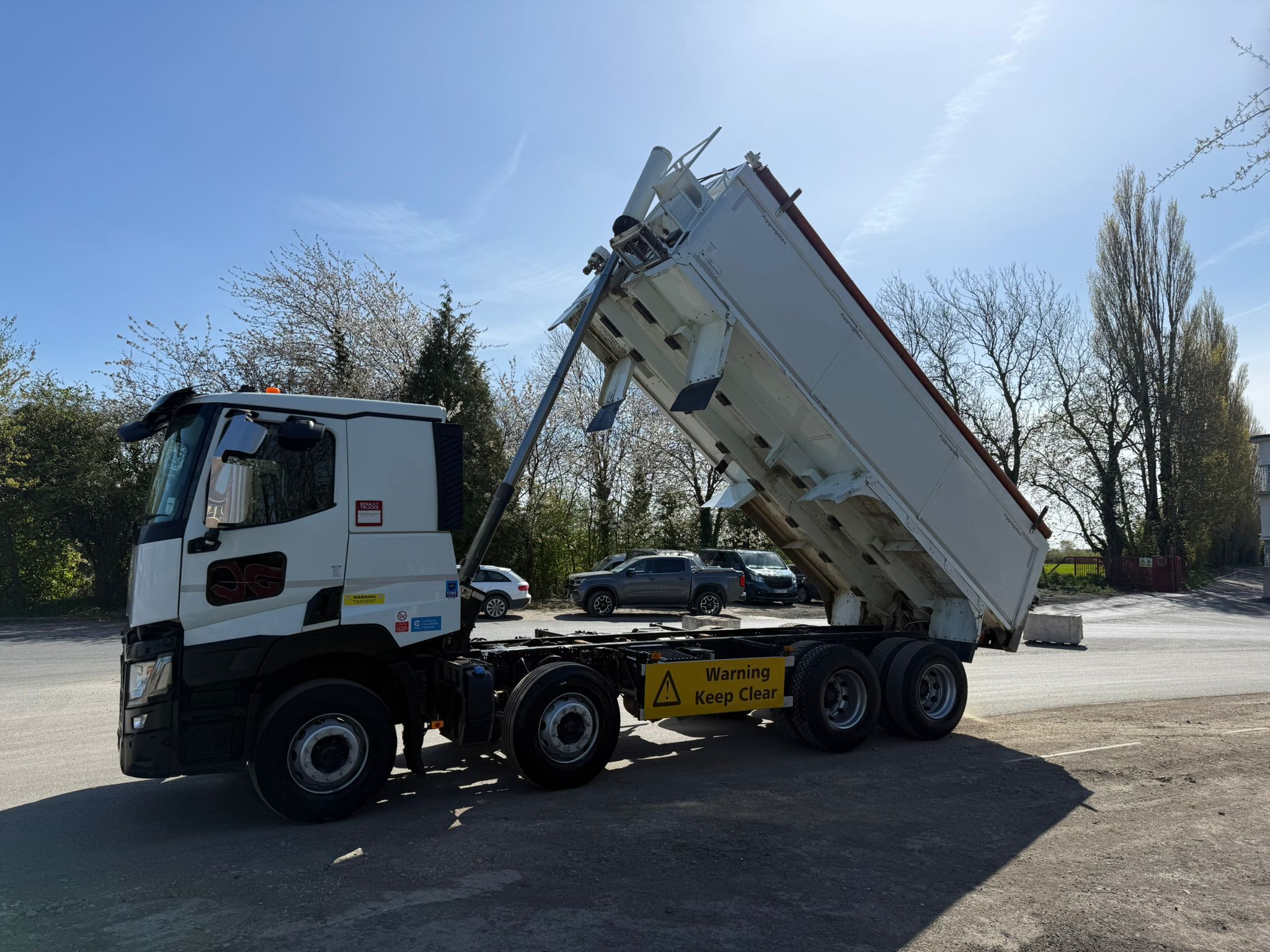 5B85F8ED 45CC 43D2 8A17 D2F808E6C9E9