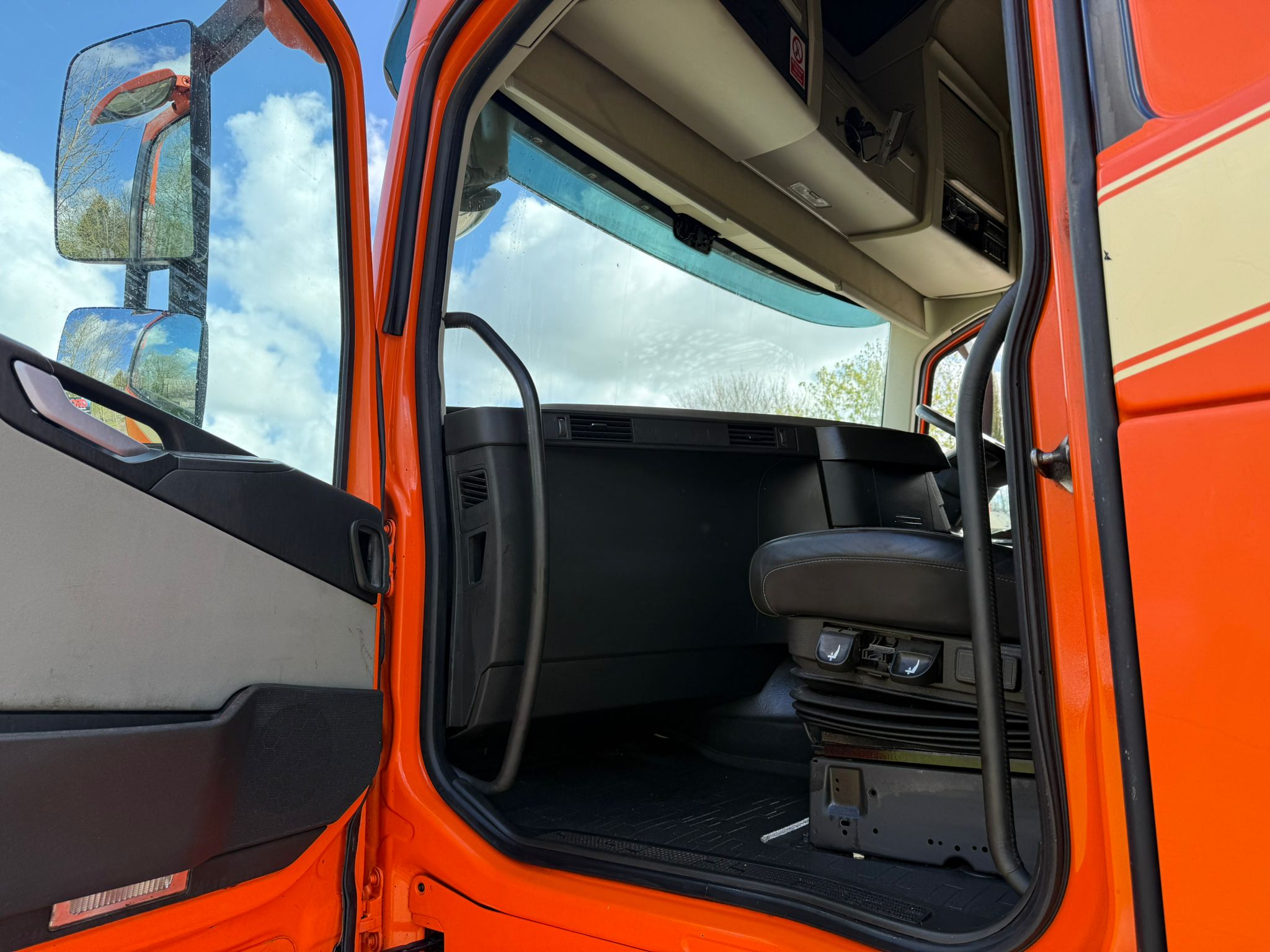 62CD9BE4 B849 44E2 95B7 214EE39CF1D5