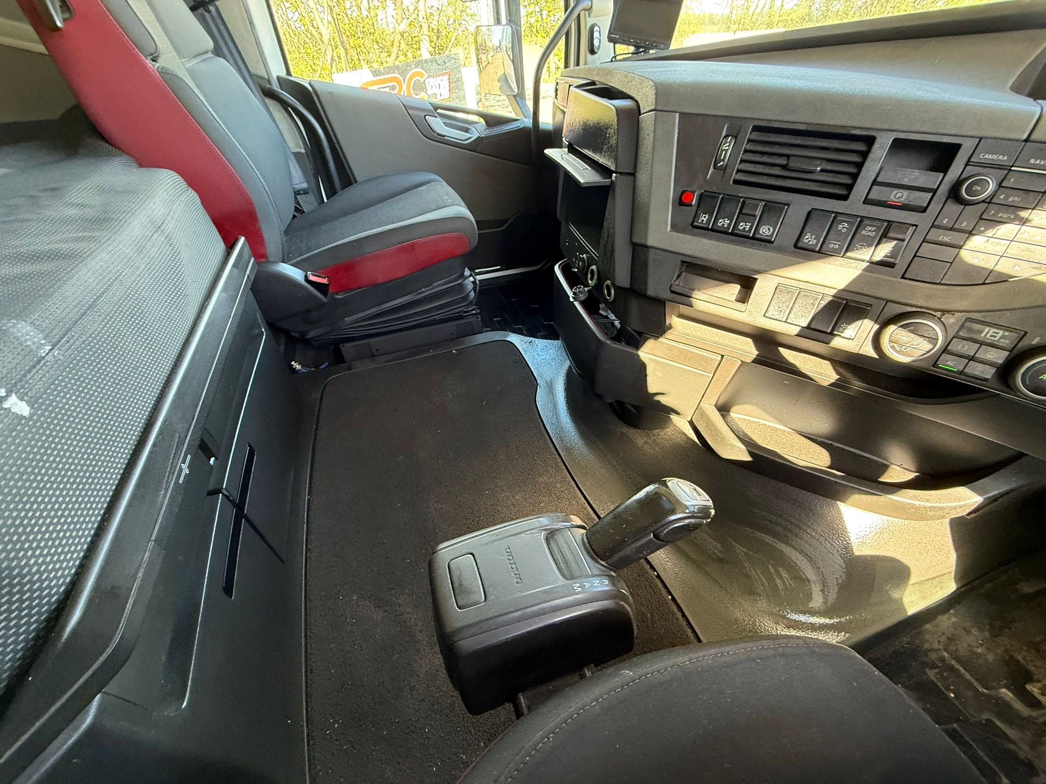 687b6a77 6d0d 41d4 A924 Ec1ae36f7c26 2 1