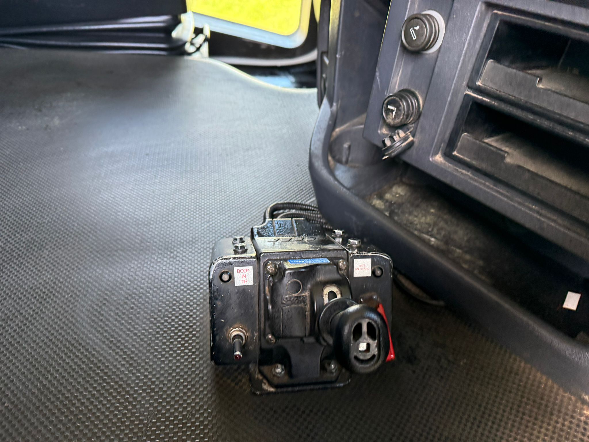 744EA425 201A 480D 8231 E4283BCDFF93