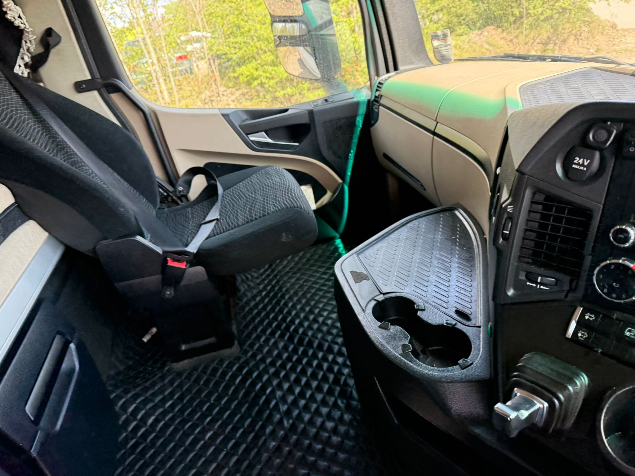 9b00e2cf 08c8 4e0f 9ff6 B0833c5fe085