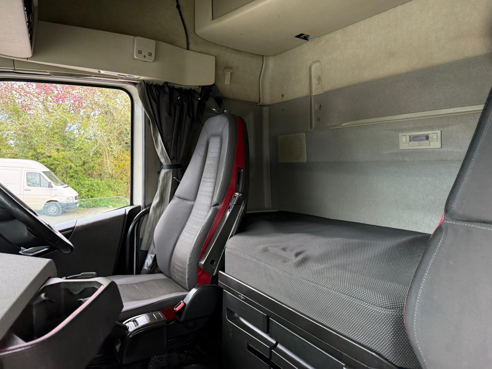 B5939E9D A2D8 466B A59A F44BEFD16044