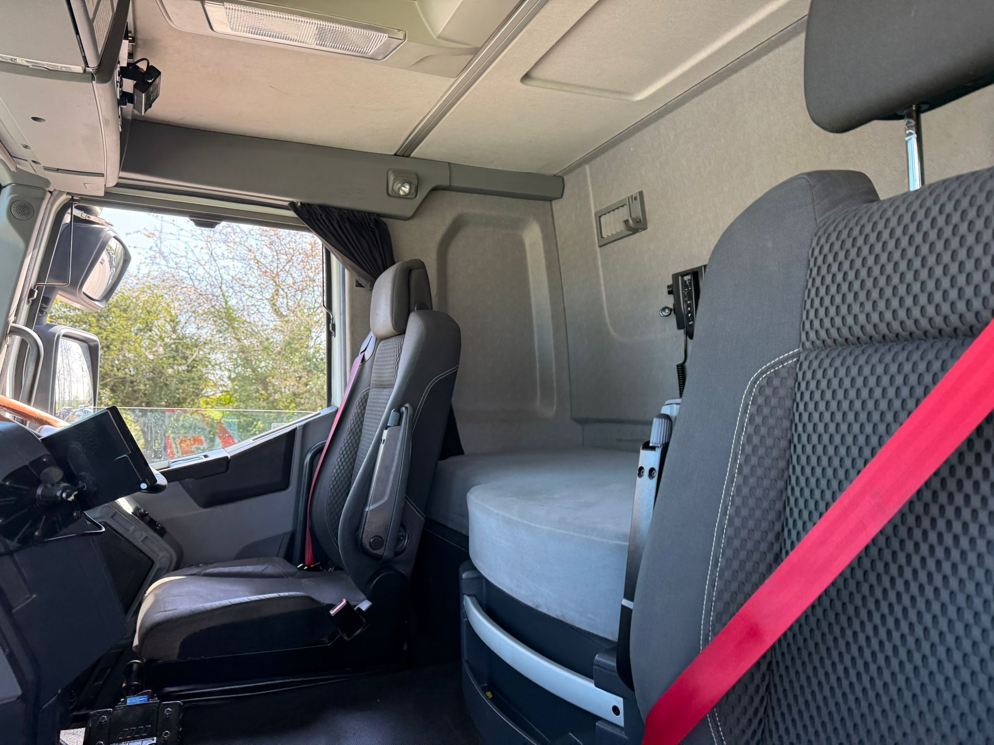 D6078204 C455 41C2 BB08 8F5BA97D8567