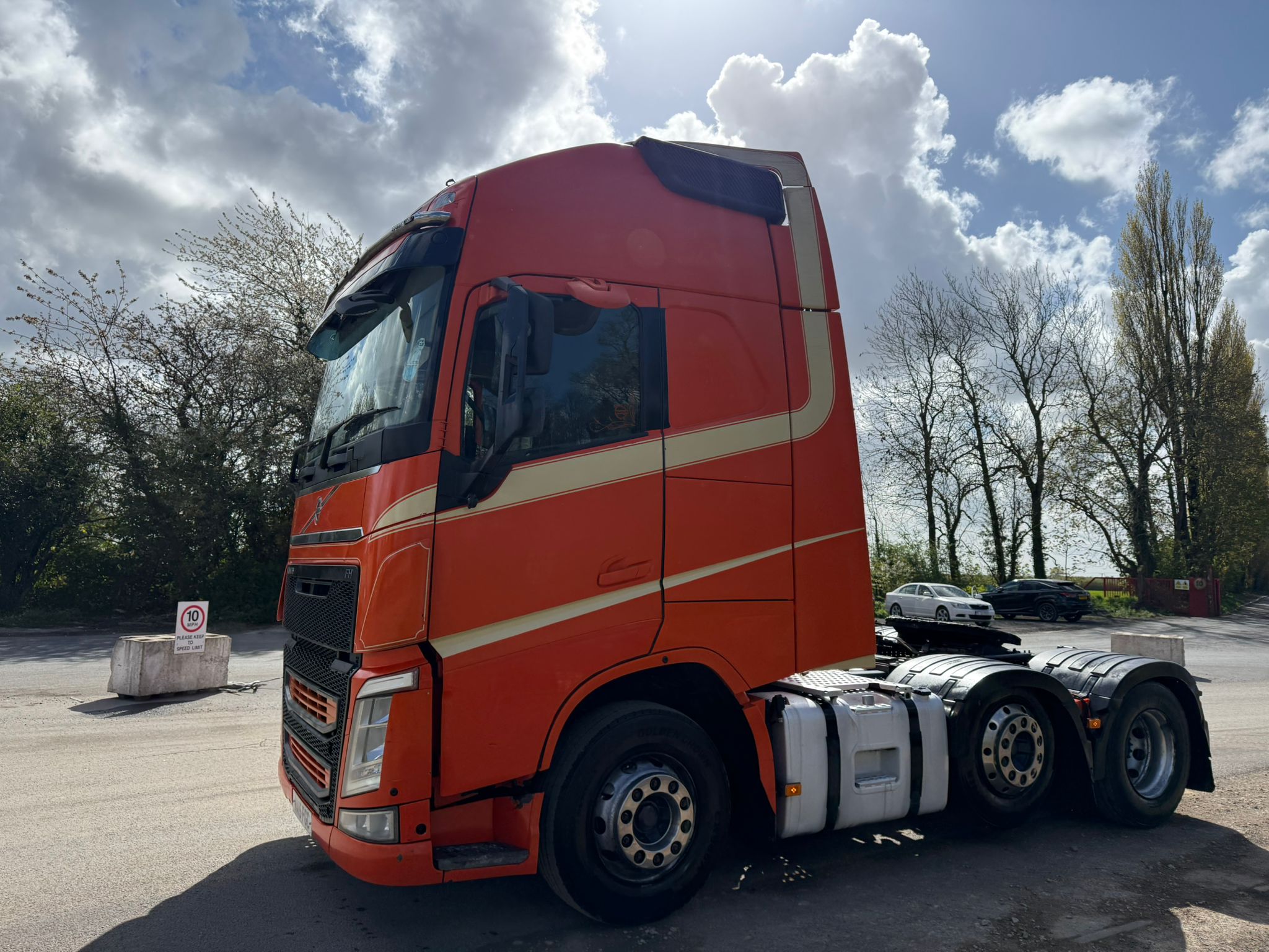 EDE146F9 8715 41E7 9AC8 08AE12770353