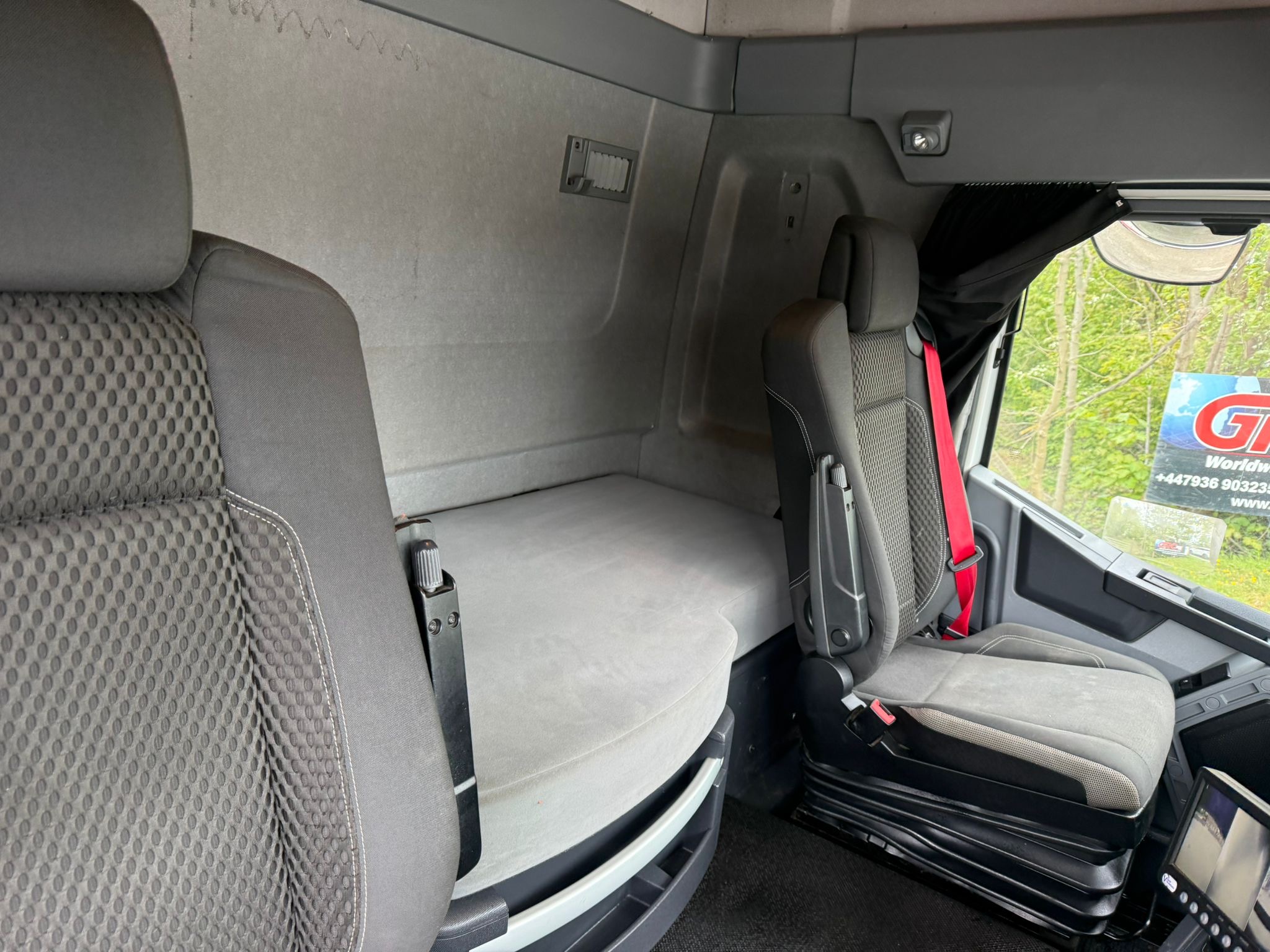 A33b17b0 F73c 403d 9b3f A521b4c7f47b