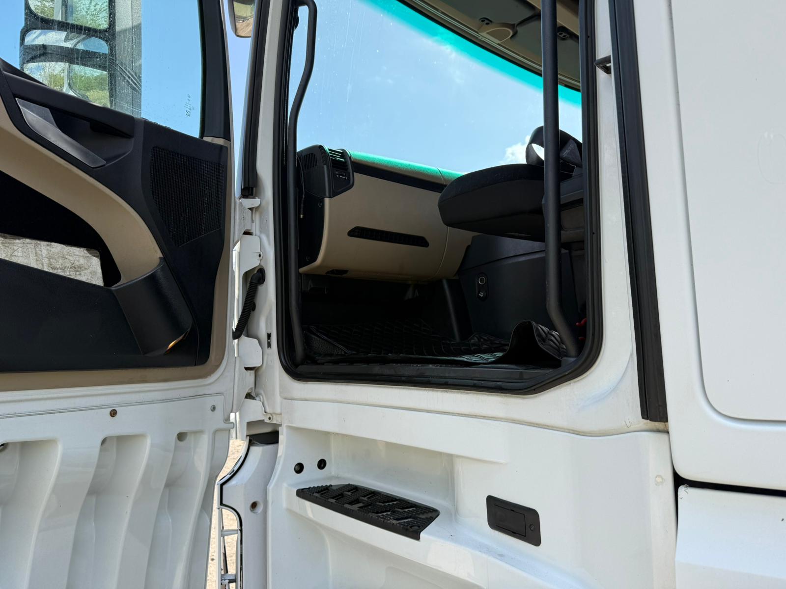 Bed4c534 32d9 454a 8dae 495696f6f8a9