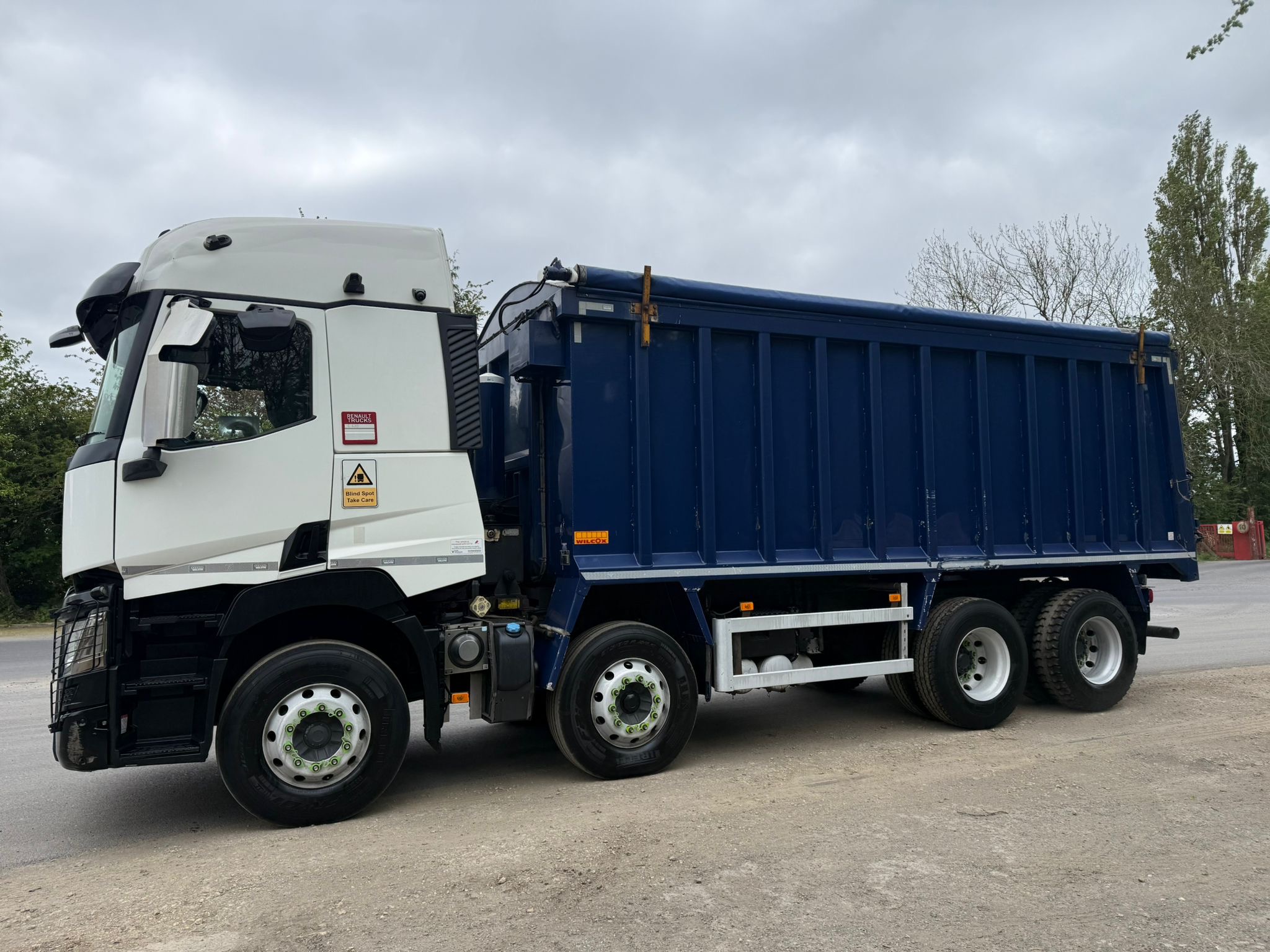 C396ec17 F900 475b 8180 2aac635fce6d