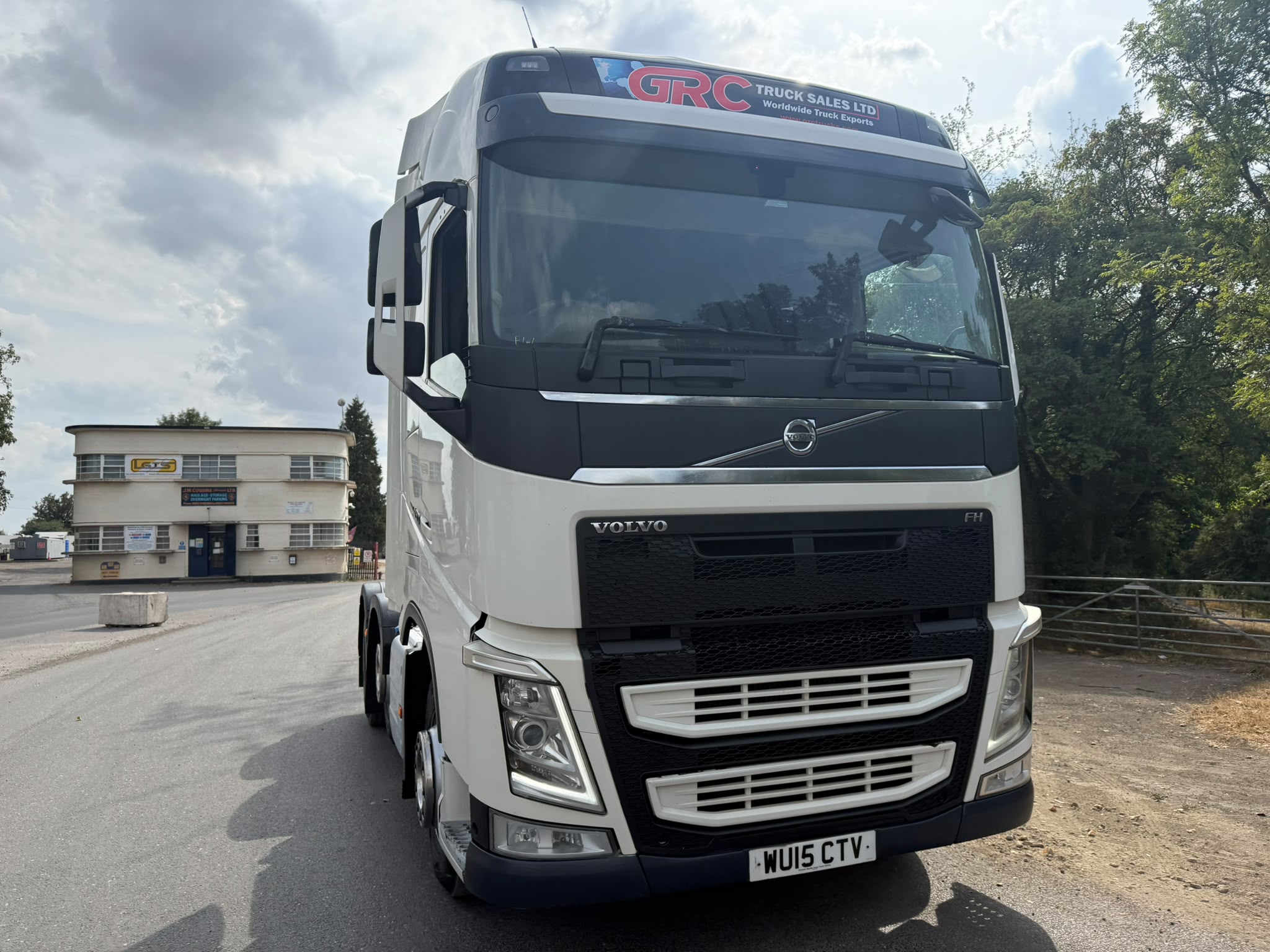 AEC640D4 D184 407A 8FAD 2C53F5CC5272