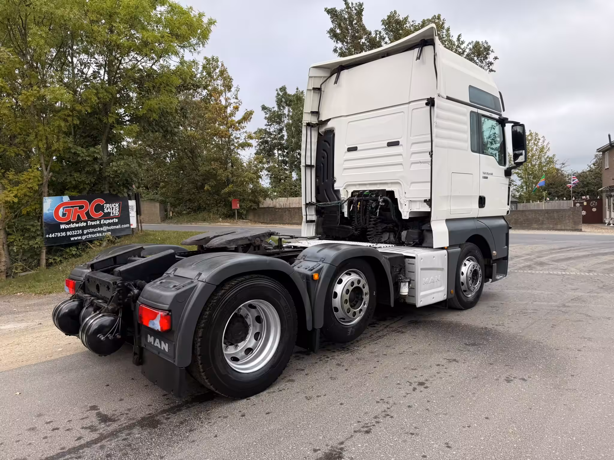 69071909 6455 411A 8DCC E8B8963DF379